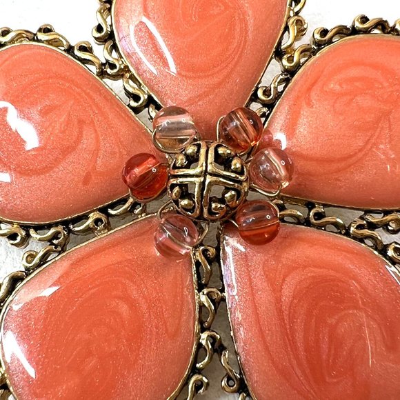 Large Vintage Flower Brooch Pearlized Coral Swirl Gold Tone Frame 2 3/16" - Picture 9 of 10